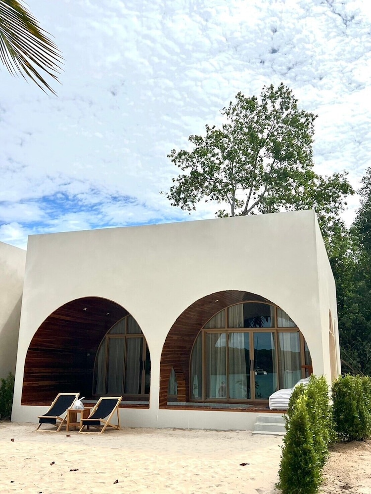 Siam Beach Resort Koh Kood 6/57