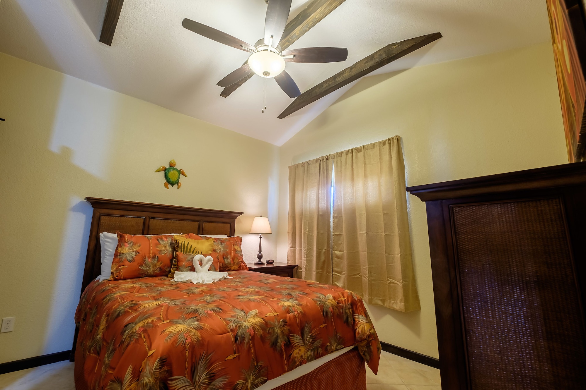1 BEDROOM, SUPERIOR, SUITE, OCEAN FRONT