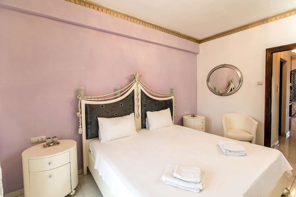 Greek Pride Hotel 15/50