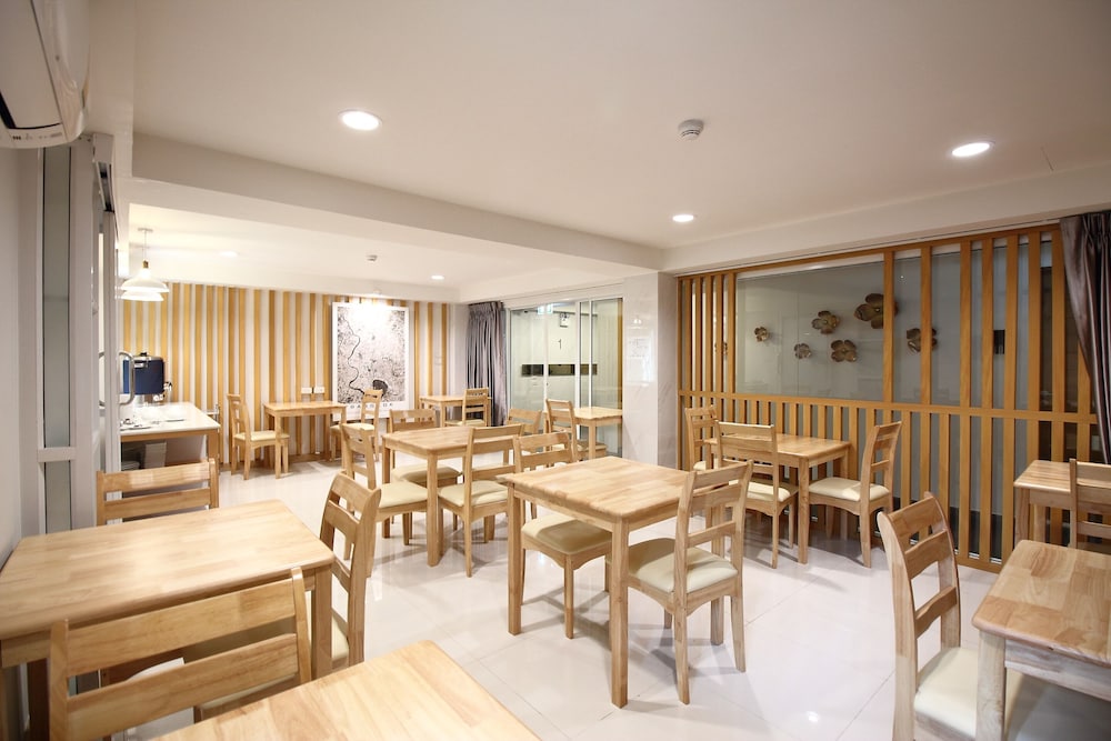 OYO 483 Pannee Hotel Khaosan 25/28