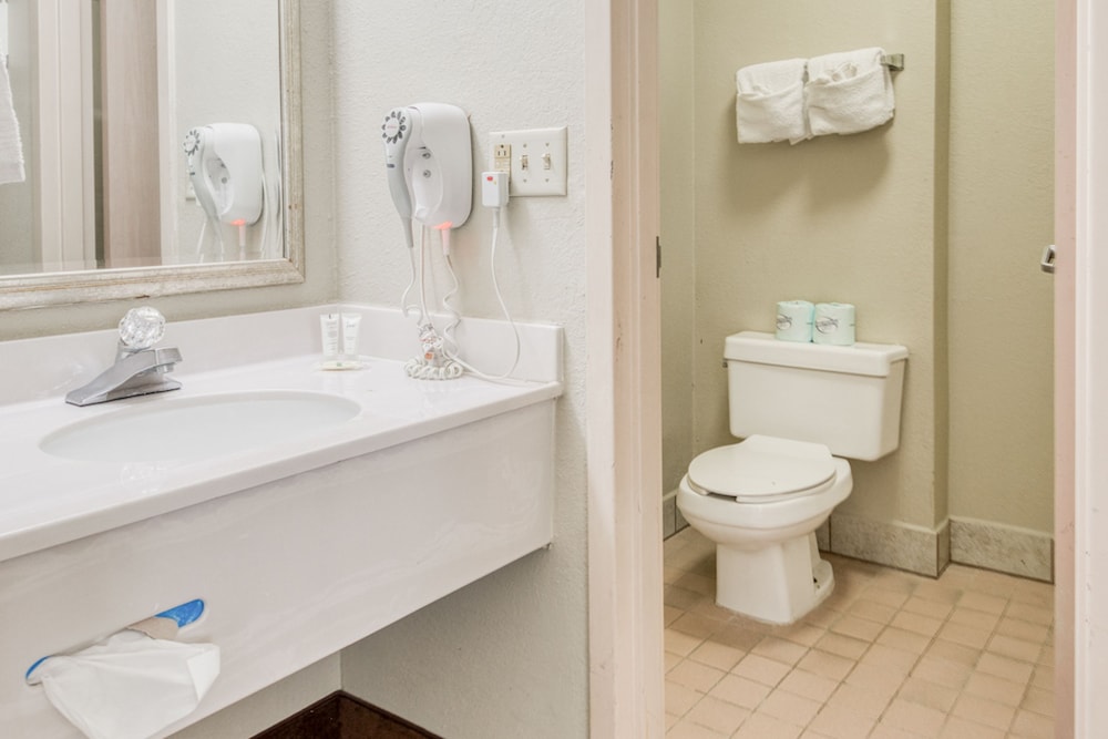 Studio6 Suites Norcross, GA 33/35