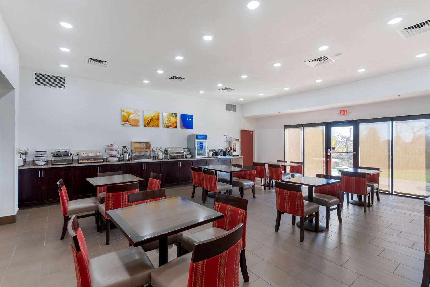 Comfort Inn & Suites Cave City 25/38