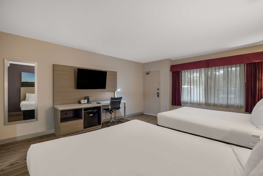 Standard, 2 Queen Beds