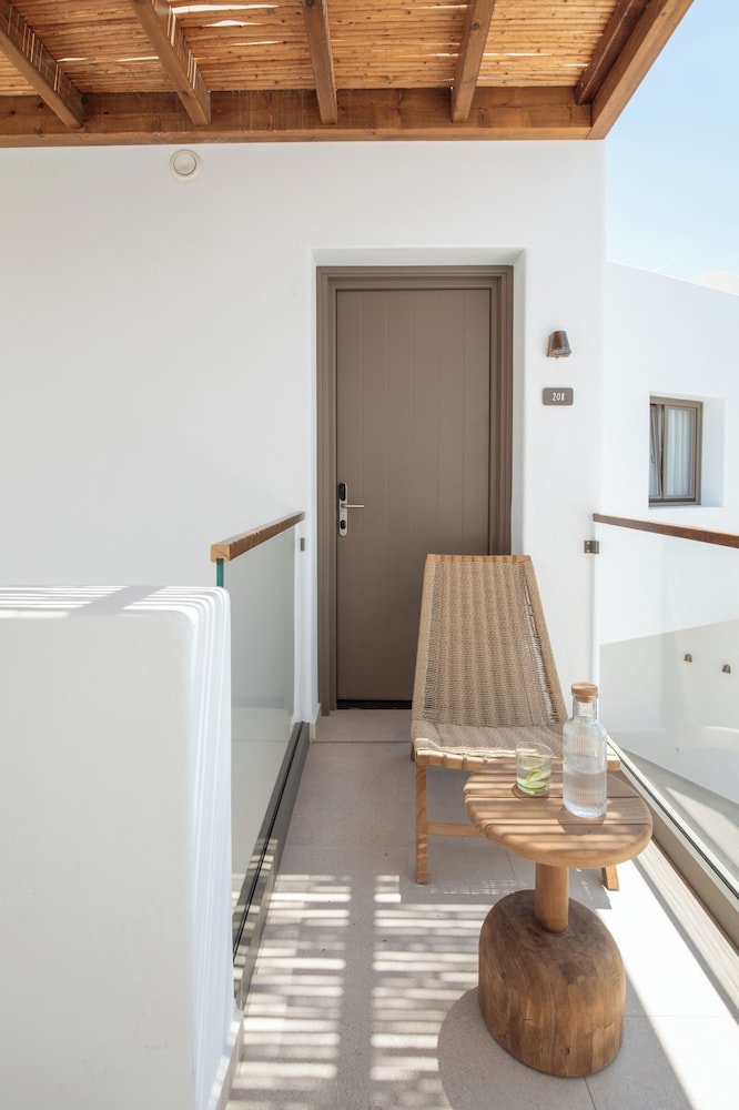 Nuca Mykonos 40/48