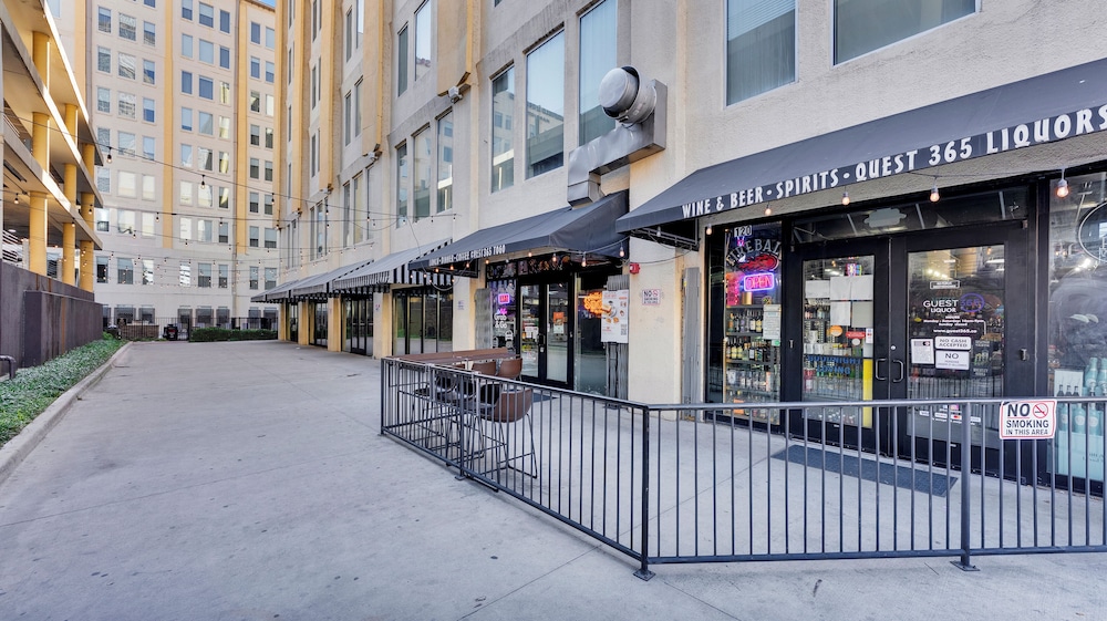 Luxury Downtown Dallas Stay by Amyfinehouse 43/50