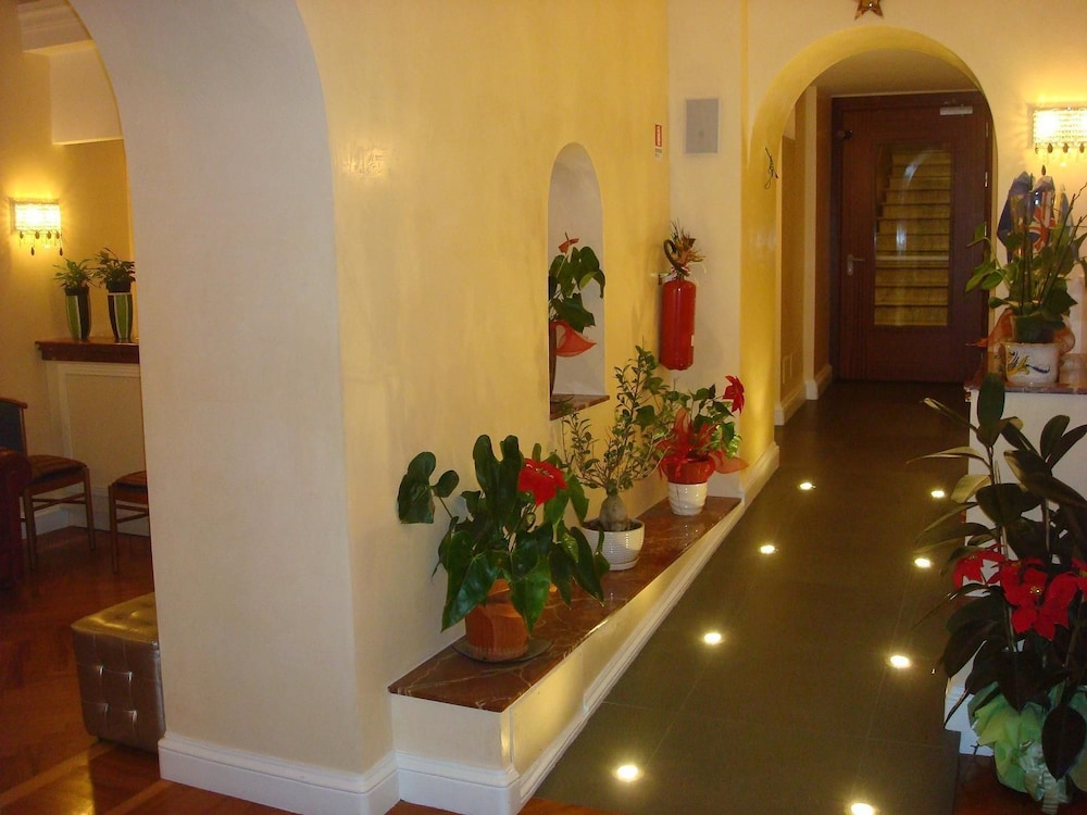 Hotel Dina 8/53