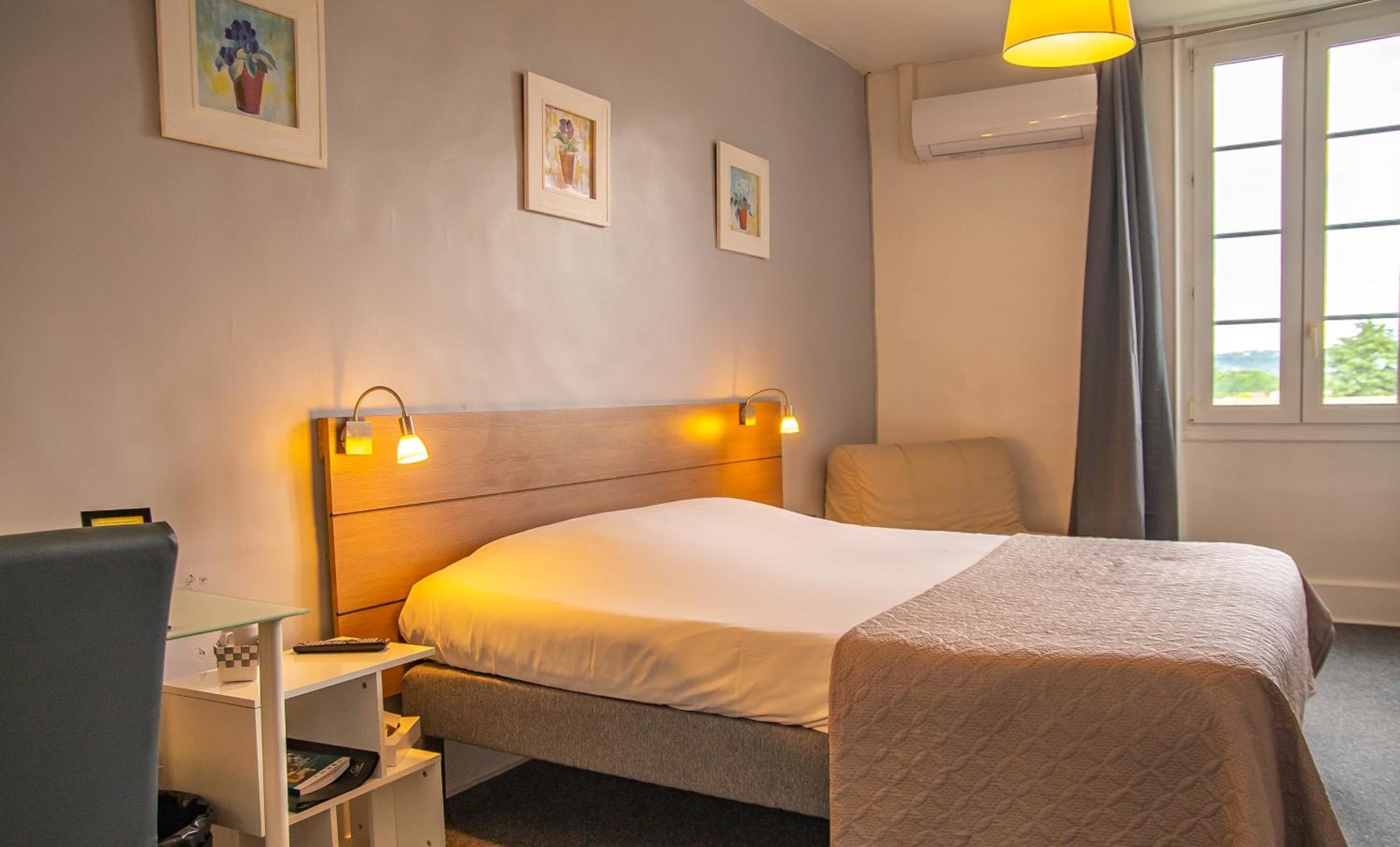 HOTEL AU COLOMBIER DU TOURON 17/23