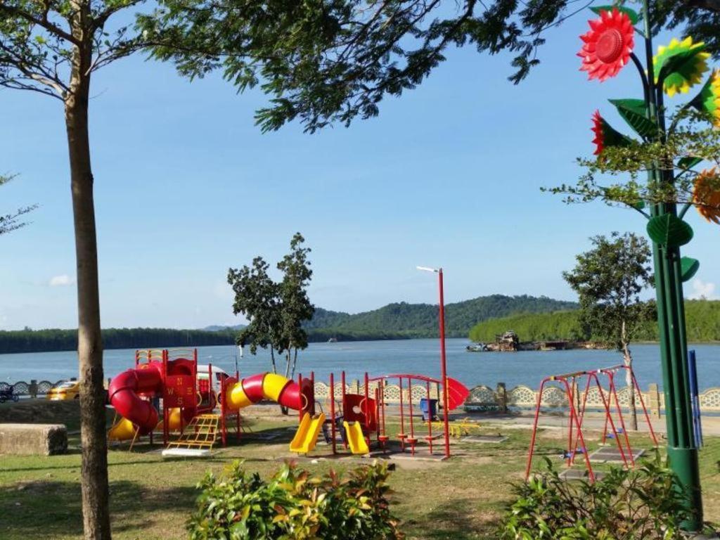 Riverine Garden Hotel 35/39