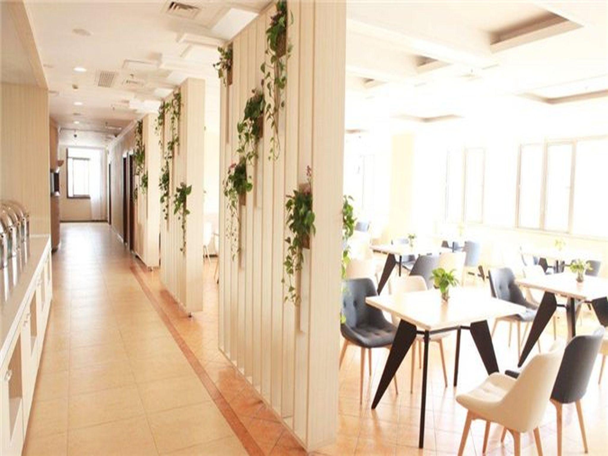 Hanting Hotel (Shanghai Caohejing Yishan Road) 34/37