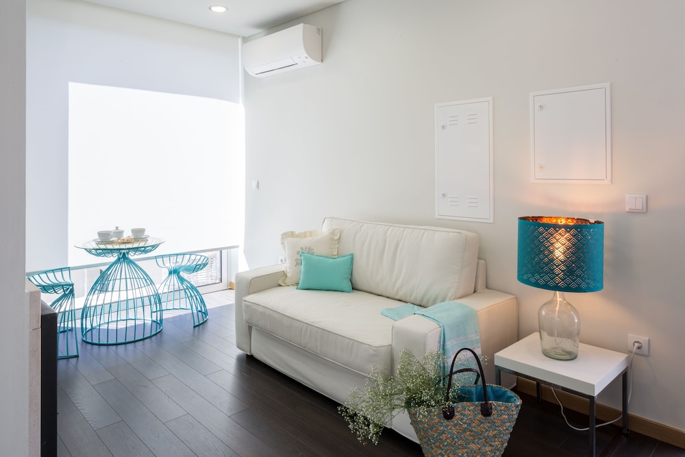 CASAS DO PATIO, L.DA COUNTRY HOUSES & NATURE 32/50
