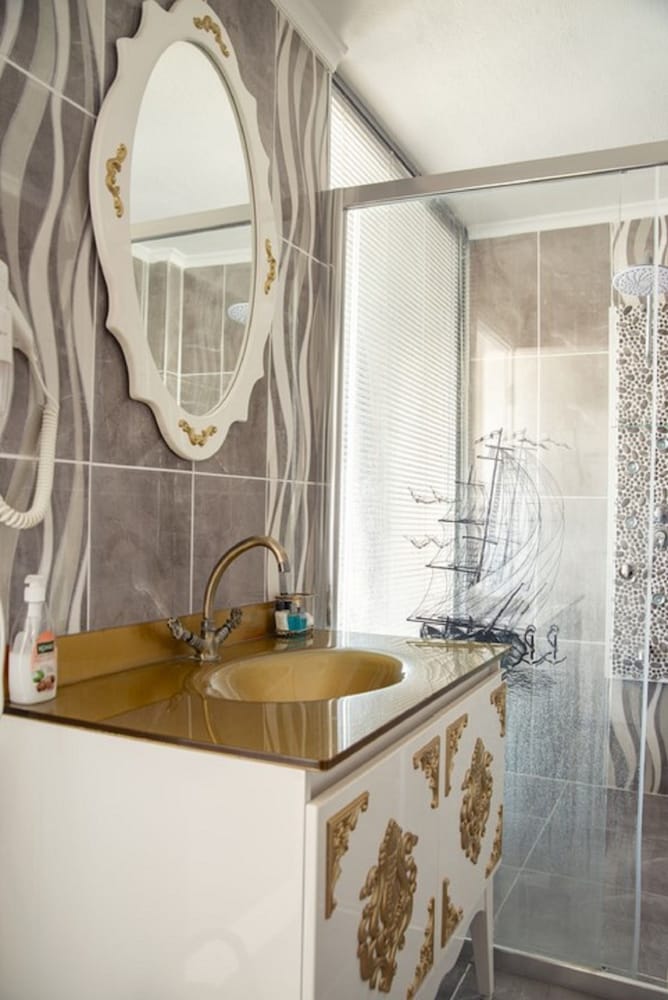 Cunda Aksac Otel 6/50
