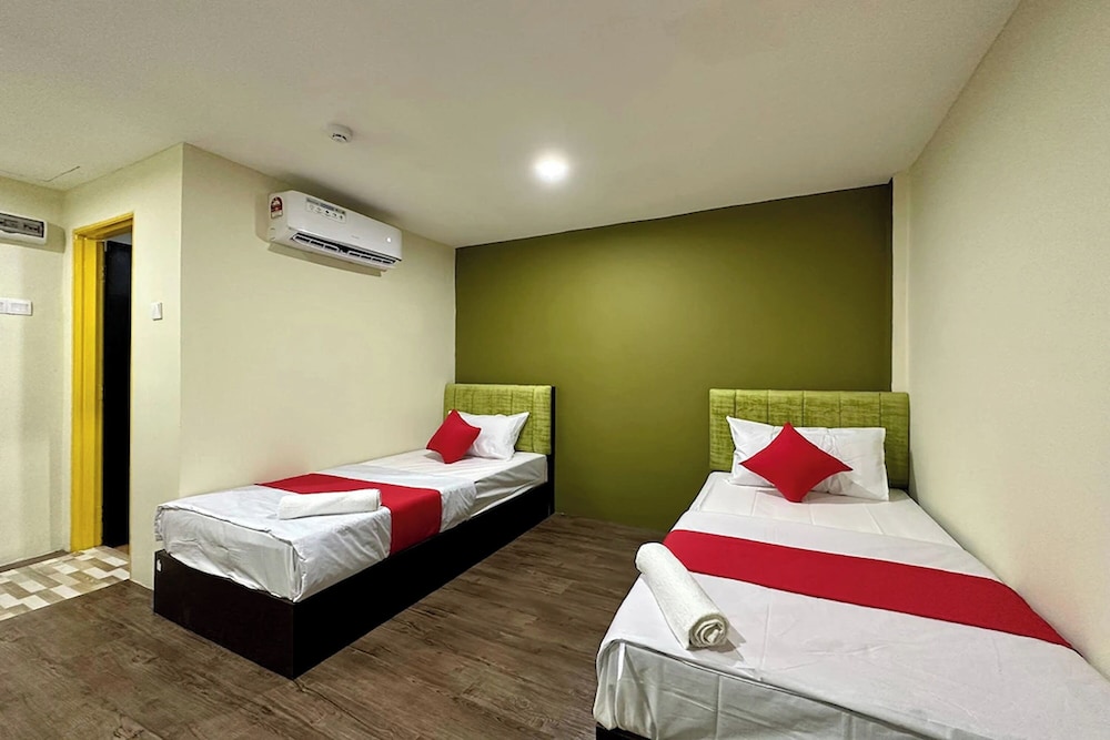 Standard, Twin Beds