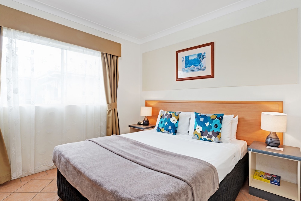 ECONOMY, DOUBLE BED, SHARED BATHROOM