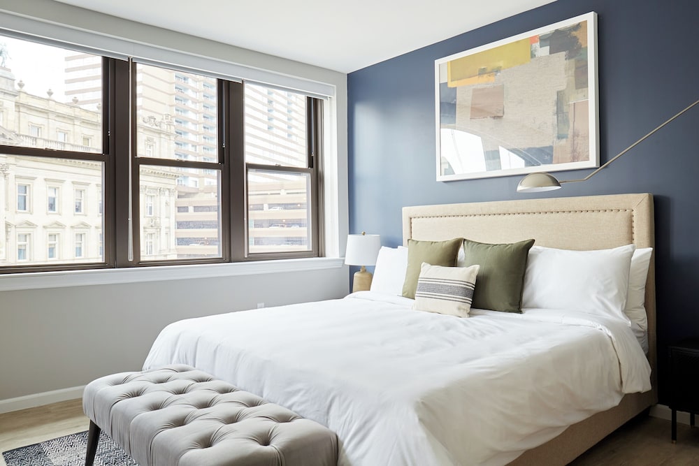 DELUXE, STUDIO, KING BED