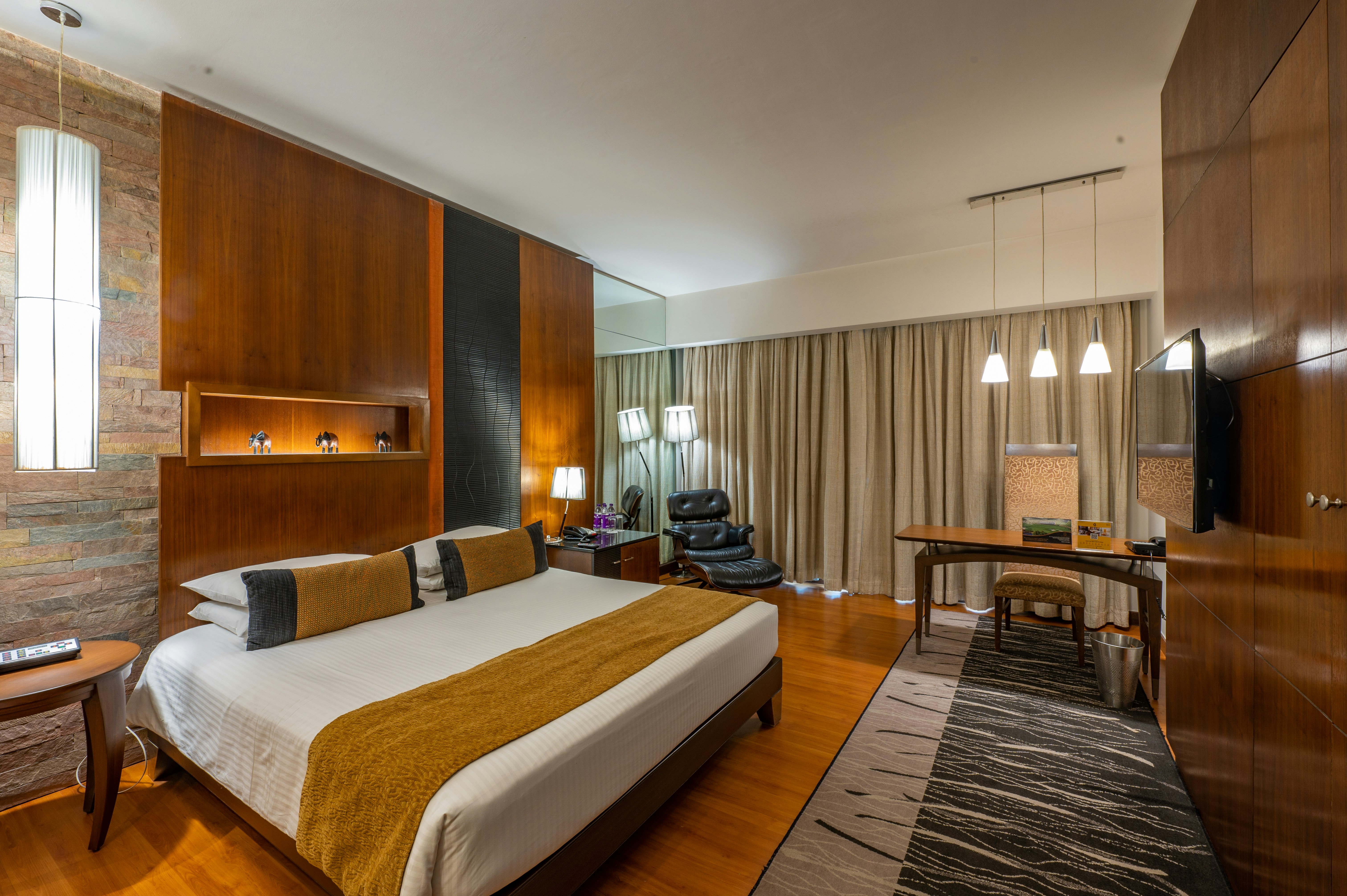The O Hotel 9/50
