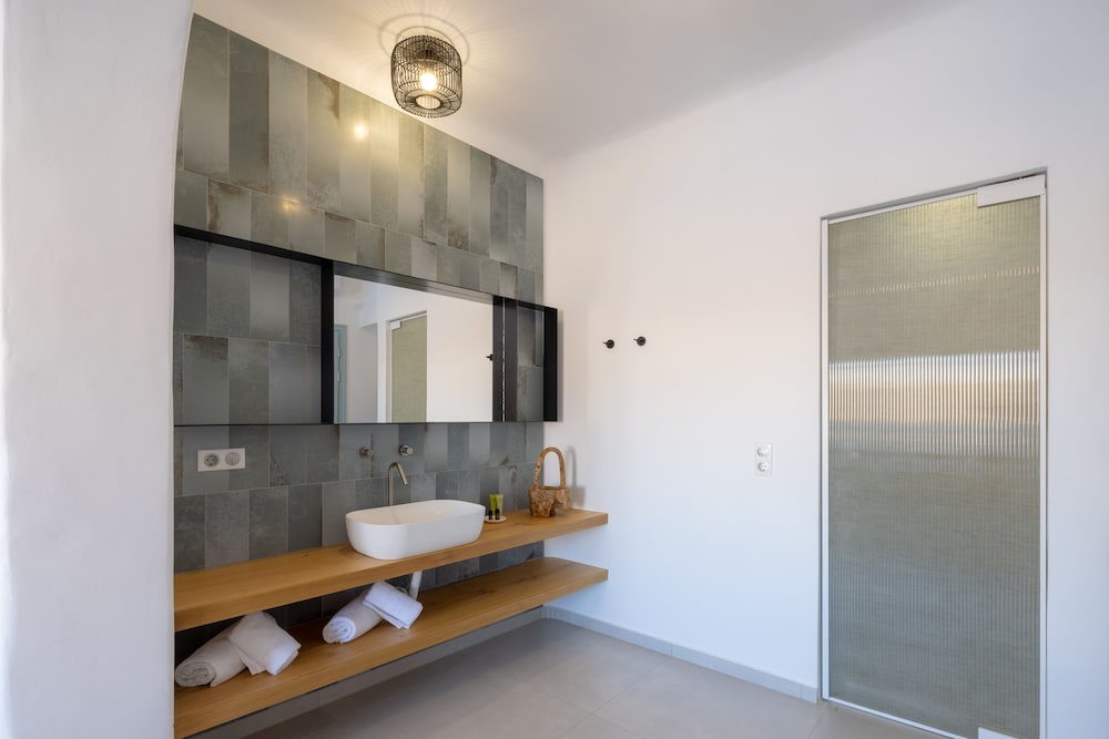 Infinity Blue Suites 50/50