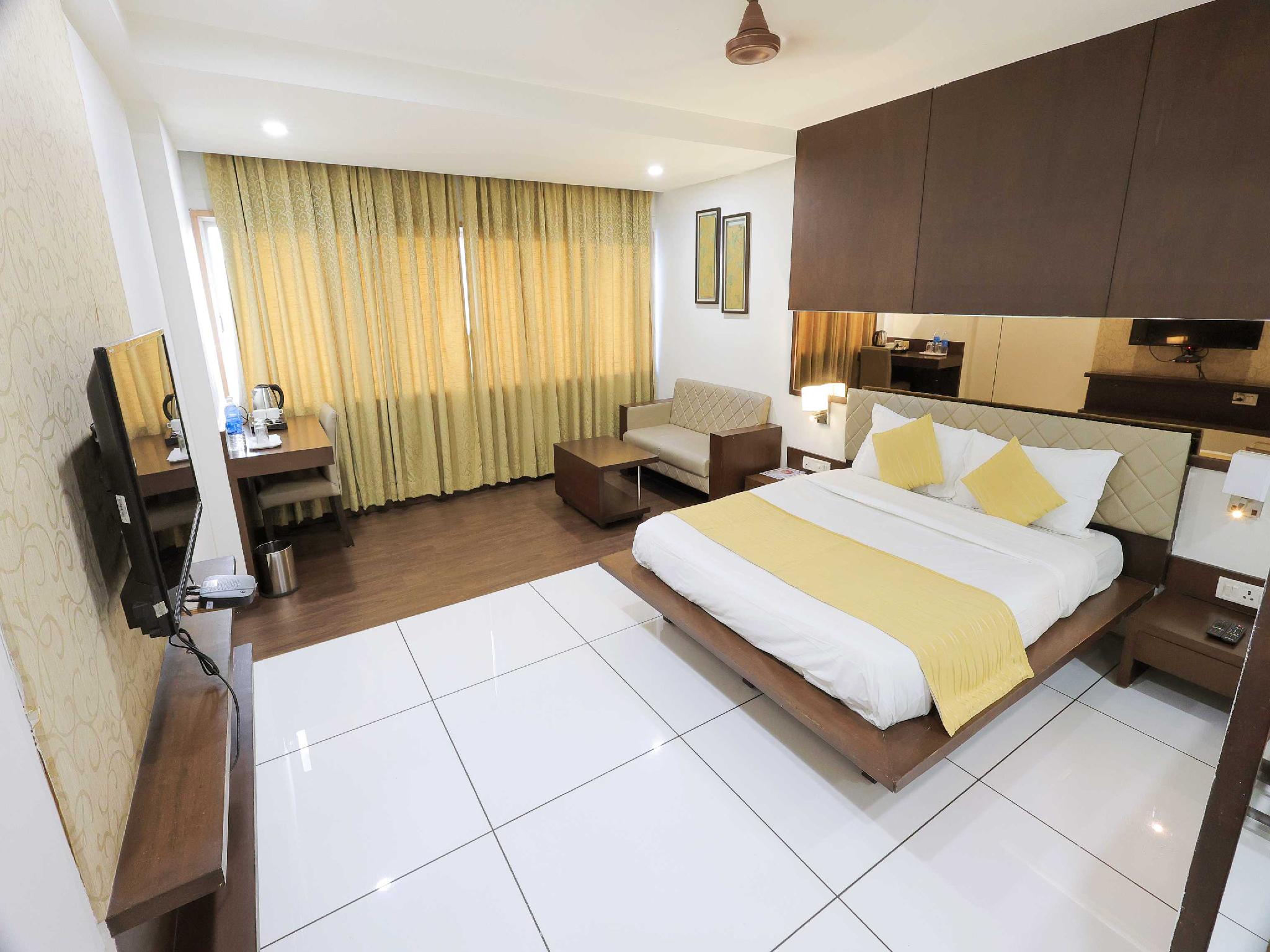 Oyo 9677 Hotel Surya 6/29