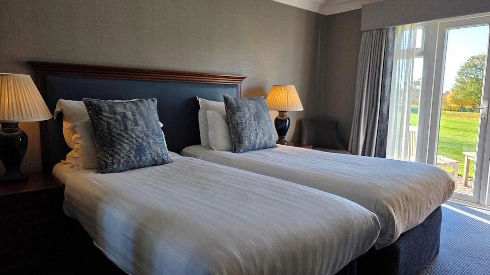 غرفة ديلوكس بسريرين منفصلين، Windmill Village Hotel, Golf Club Spa, BWSC 6/8