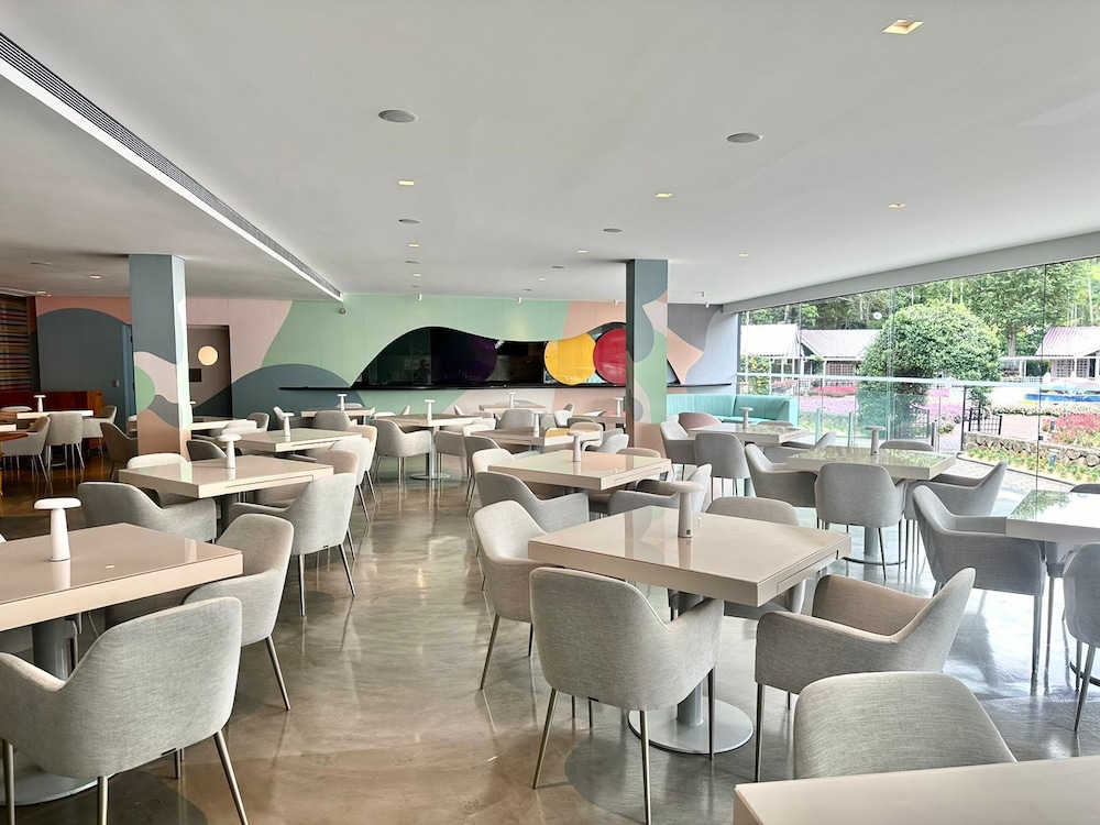 Unique Garden Hotel And Spa 37/49