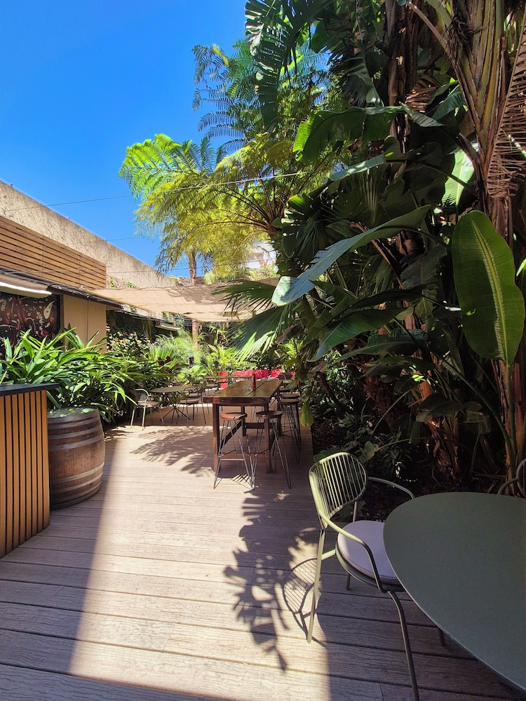 Fierro Boutique Hotel 70/74