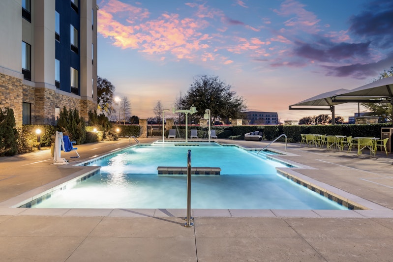 Hampton Inn Suites Dallas Plano East Tx 43/76