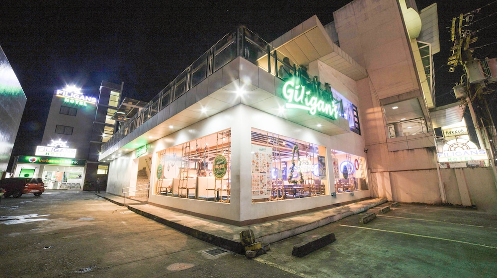 RedDoorz Plus near Rizal Junction 2/25