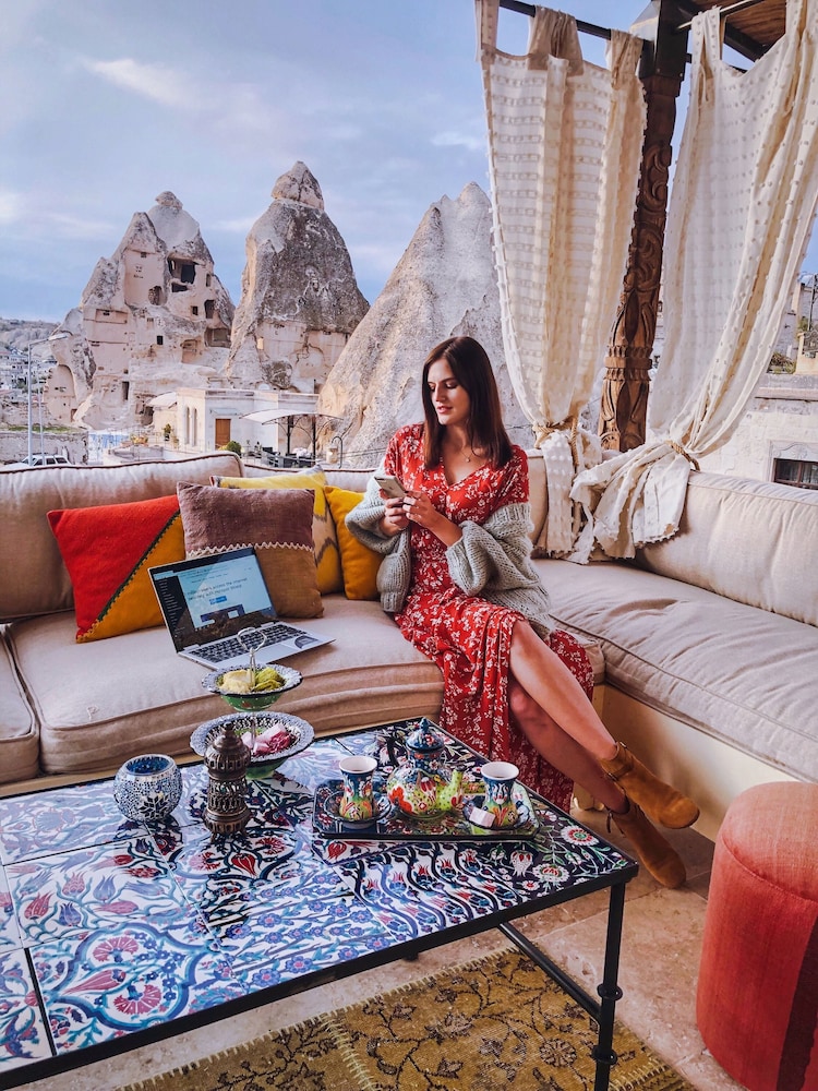 Artemis Cave Suites 36/64