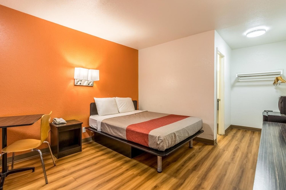 Motel6 Lumberton, NC 20/41