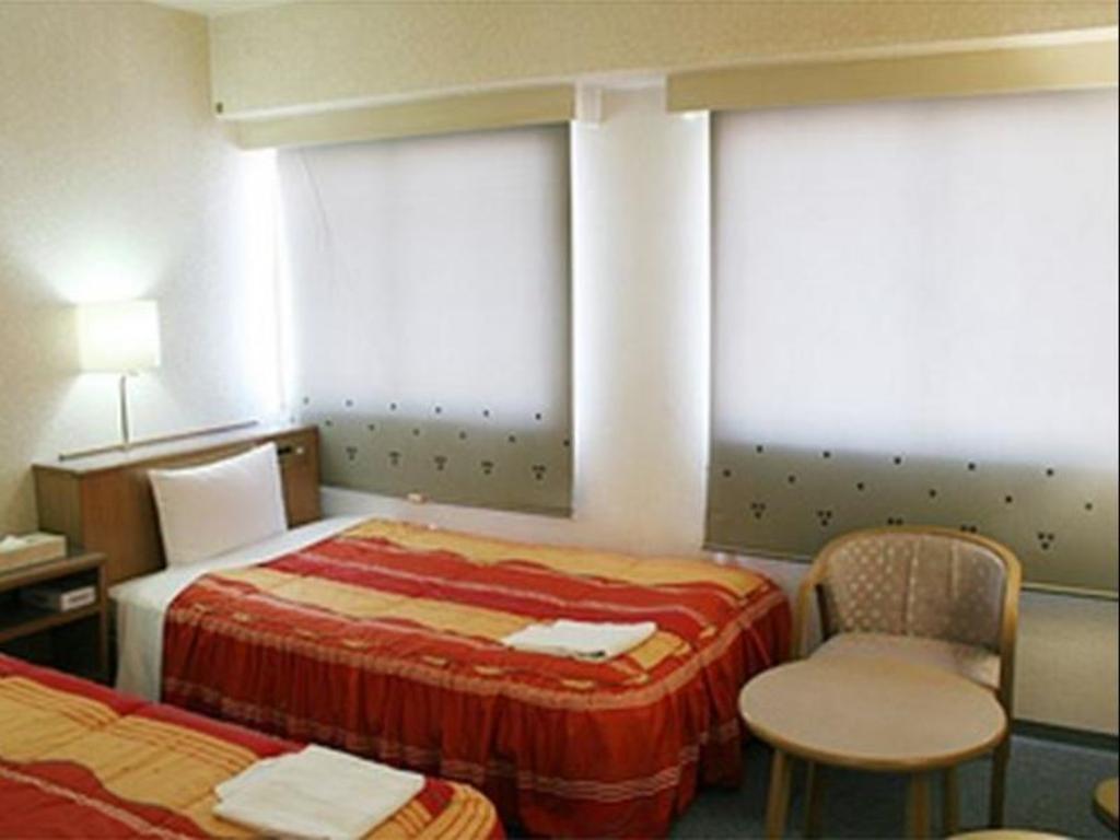 Standard, Twin Beds