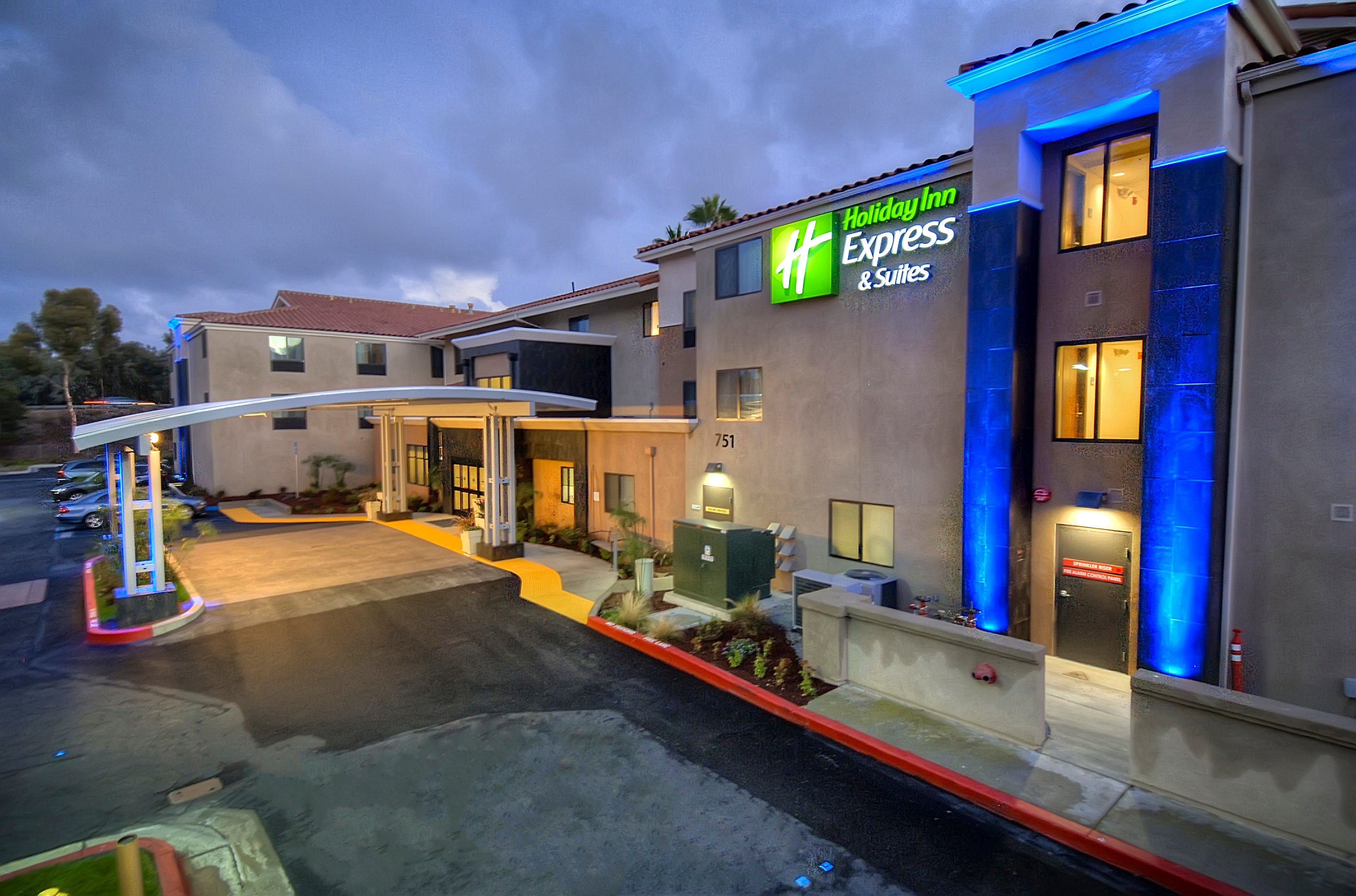 Holiday Inn Express Hotel & Suites Carlsbad Beach 25/45