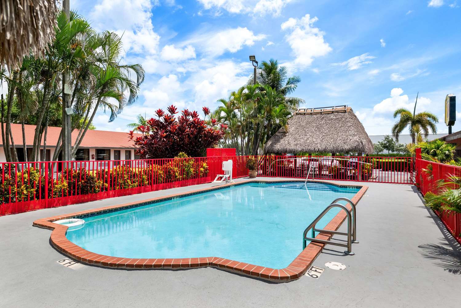 Super 8 by Wyndham, Florida City/Homestead/Everglades 21/24