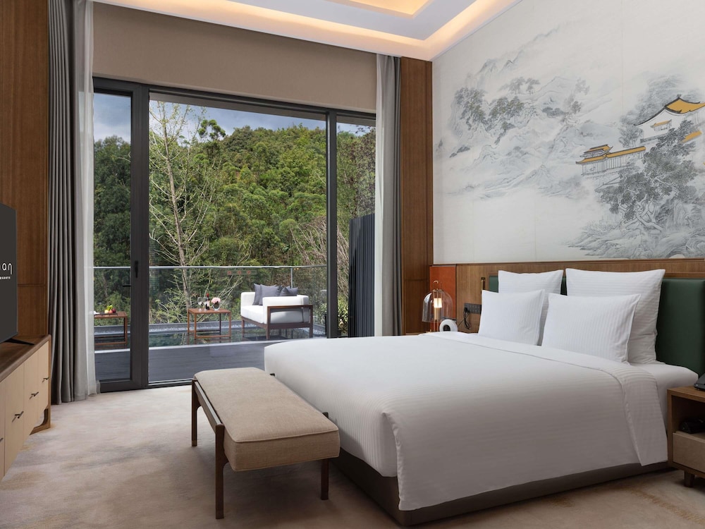 Exclusive, Suite, Villa, King Bed, Mountain View, Private Pool, Balcony
