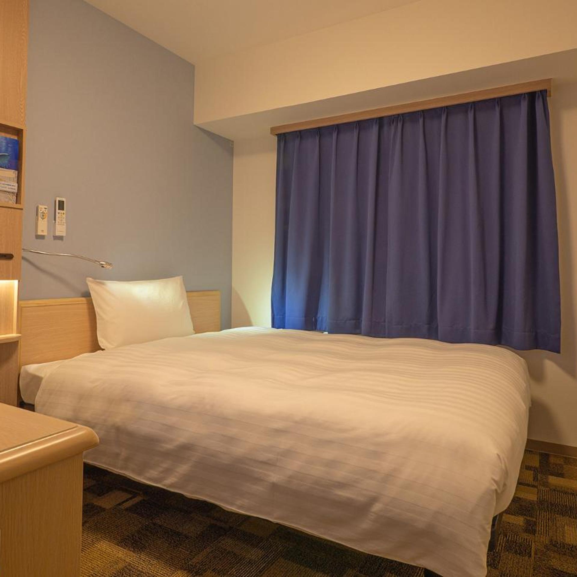 Room, Semi Double Bed
