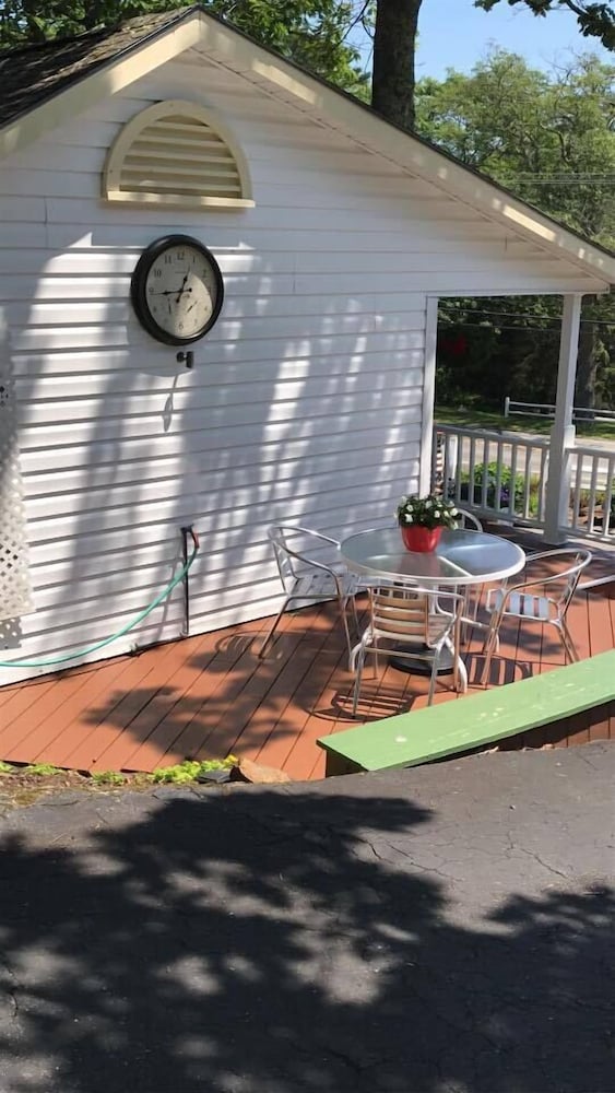 Mount Battie Motel 61/73