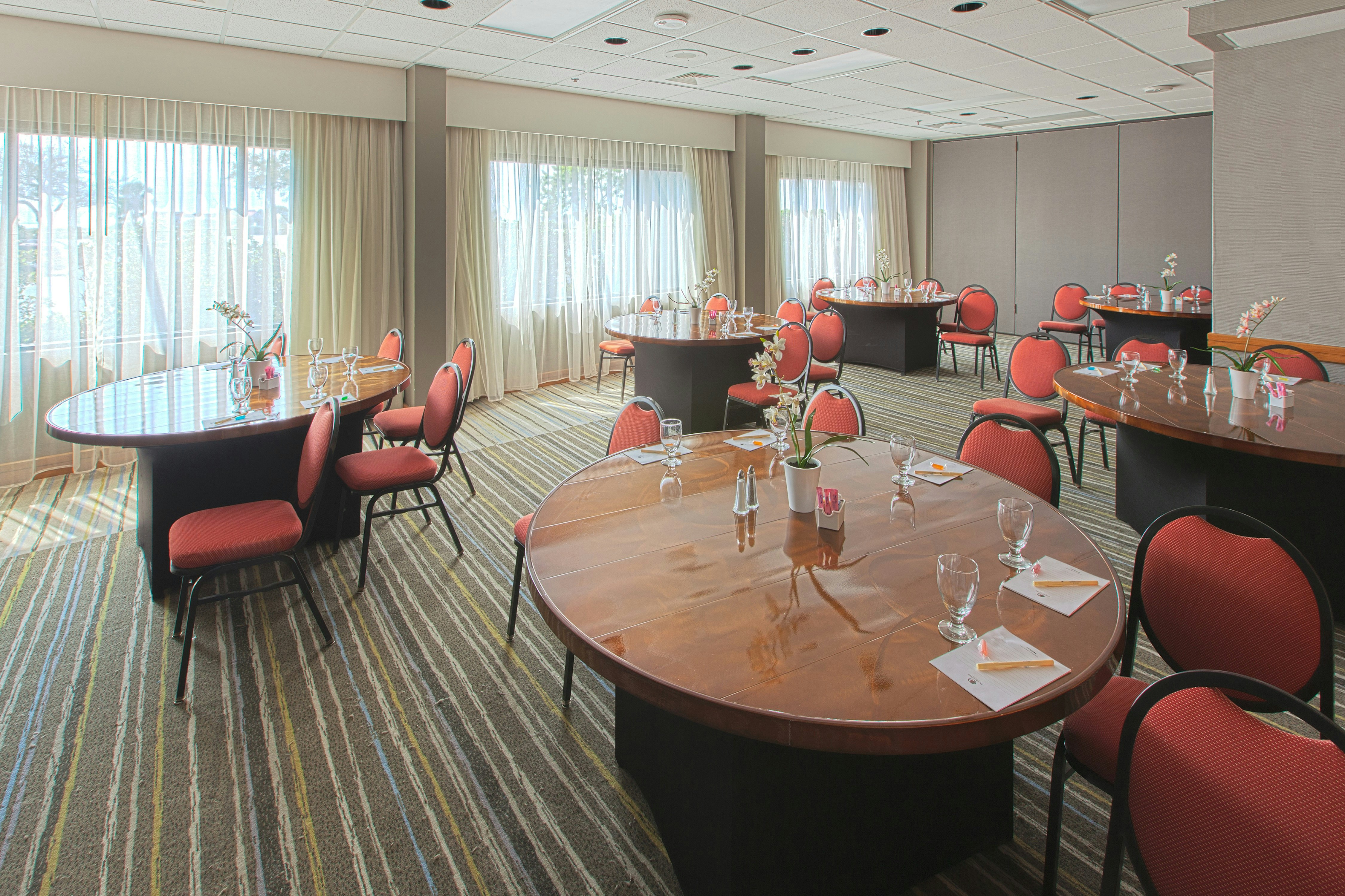 Doubletree By Hilton Tampa Rocky Point Waterfront 64/80