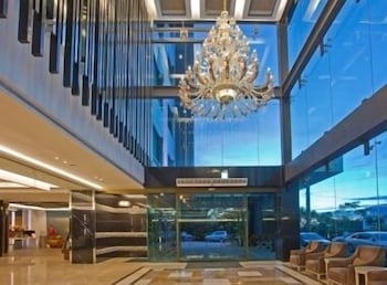 Renyi Lake Hotel 45/51