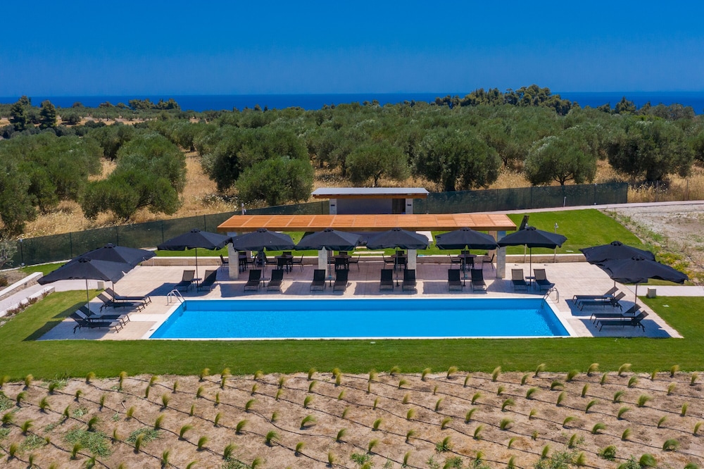 Mint Retreat Suites 35/42