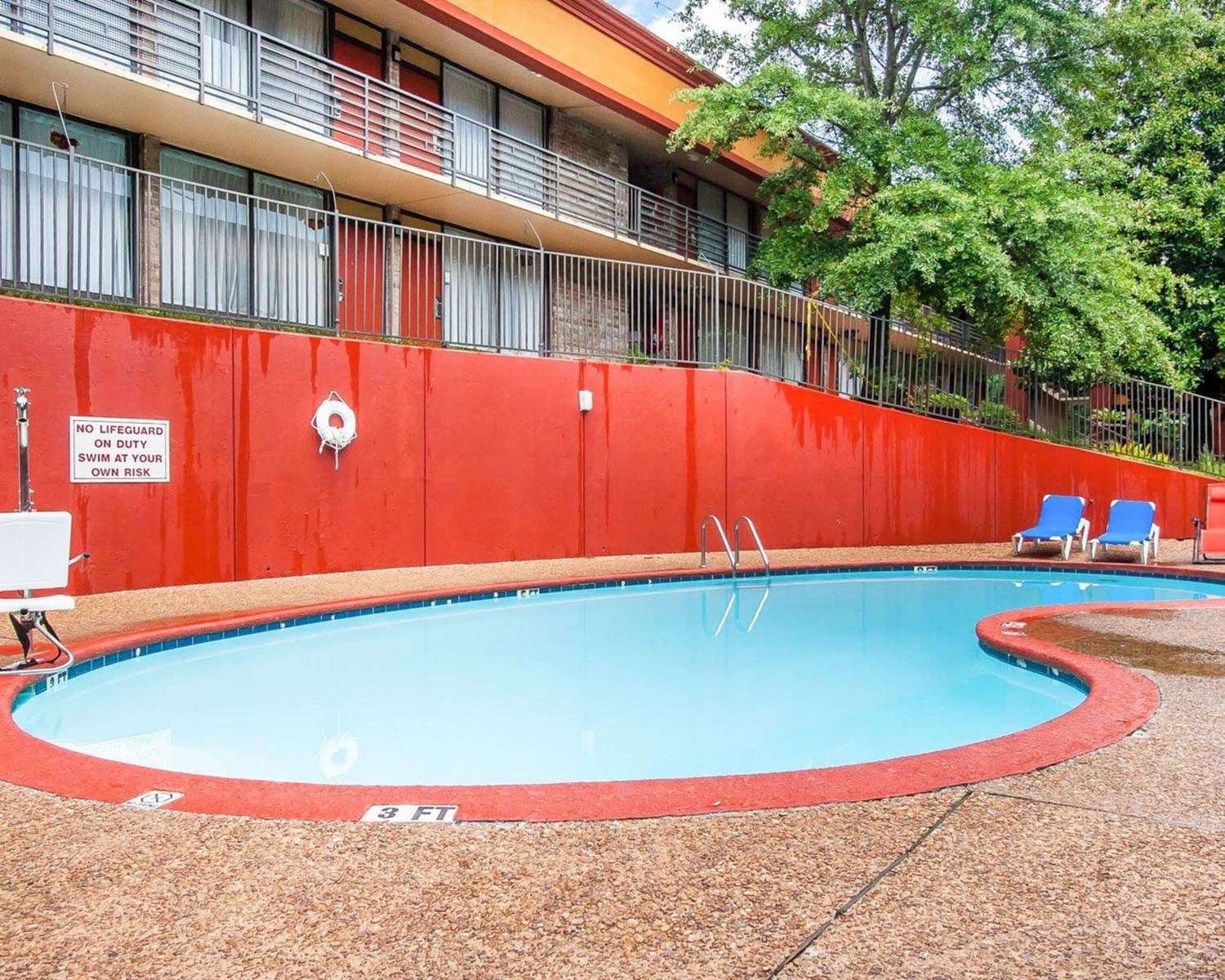 Clarion Inn & Suites University Center 27/27