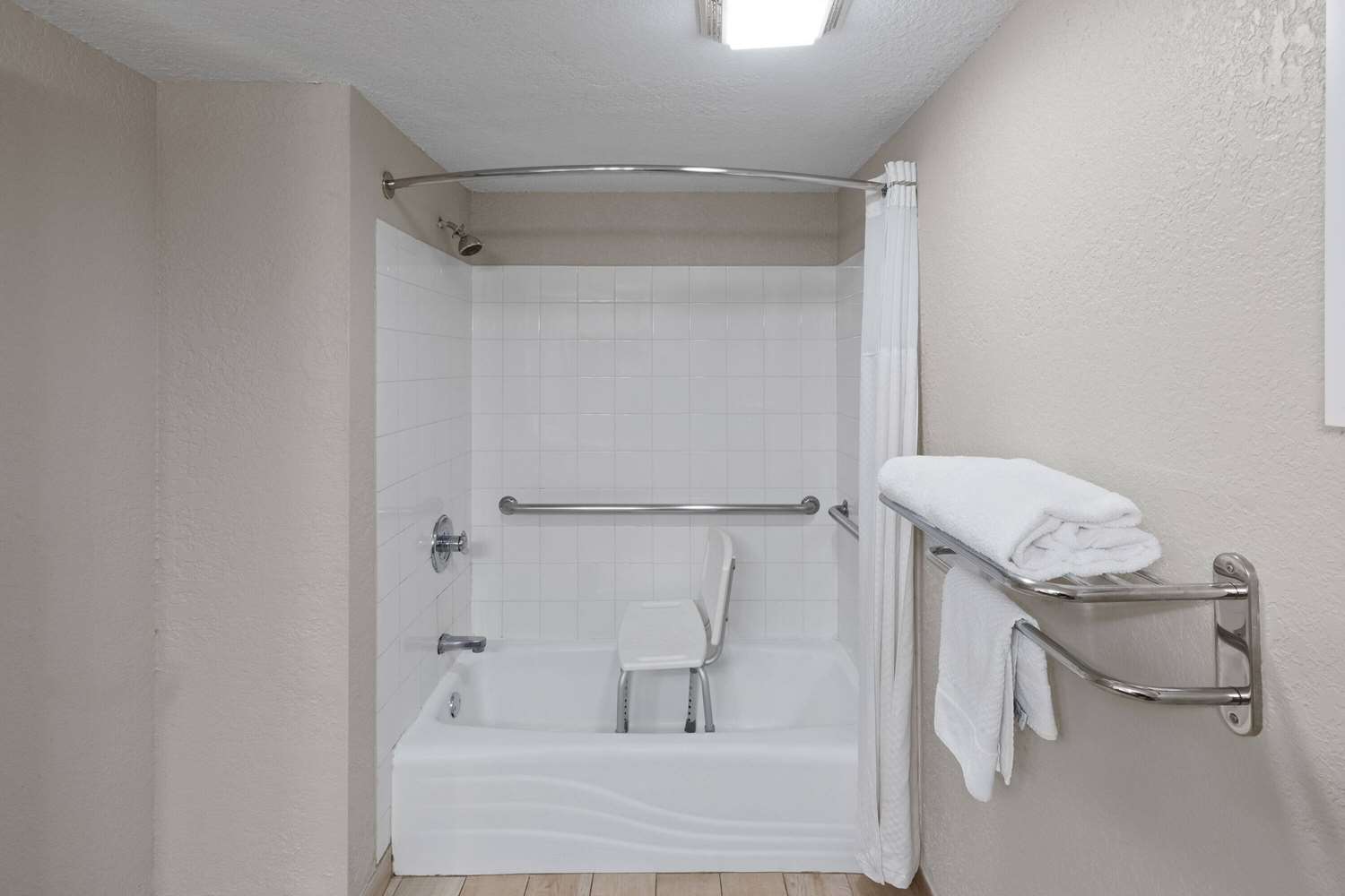 Days Inn By Wyndham Oklahoma City 24/24