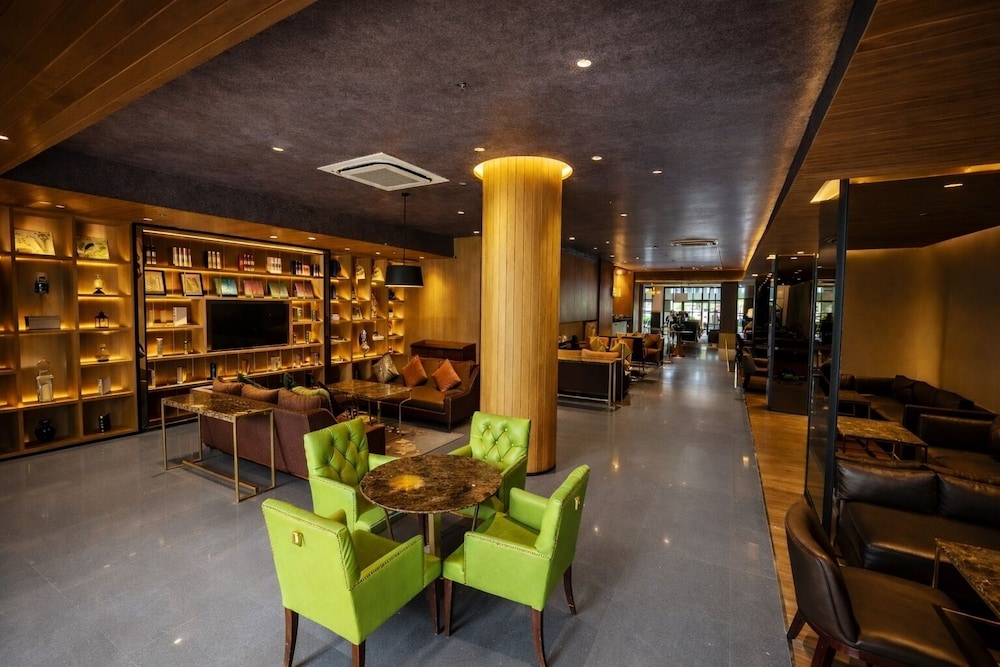 Mirah Hotel 54/65