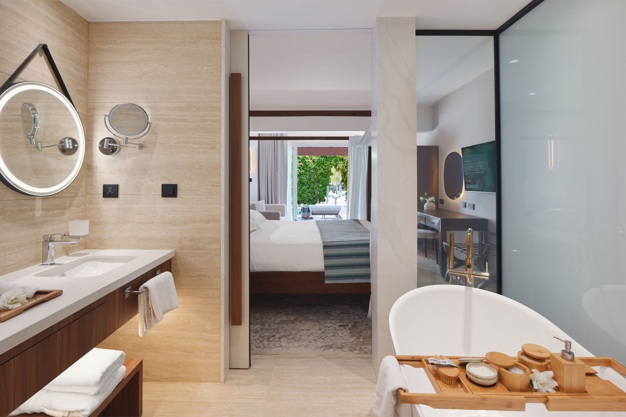 Olympic Lagoon Resort Paphos 75/76