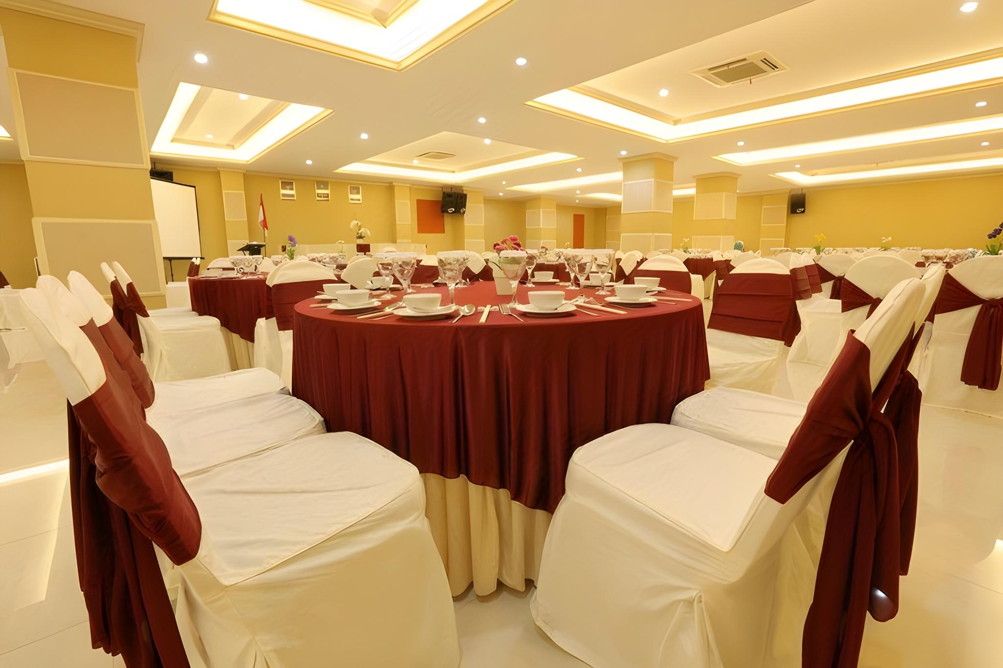 HOTEL PURI INDAH & CONVENTION 80/99