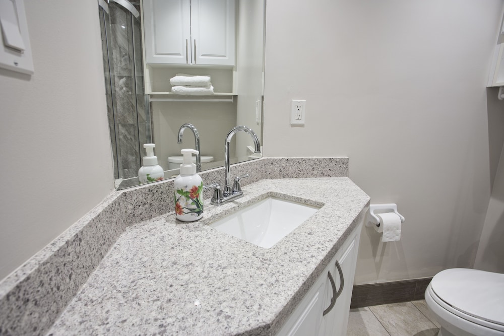 Toronto Rooms And Suites 36/49