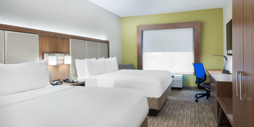 Holiday Inn Express & Suites Heath - Newark 7/31