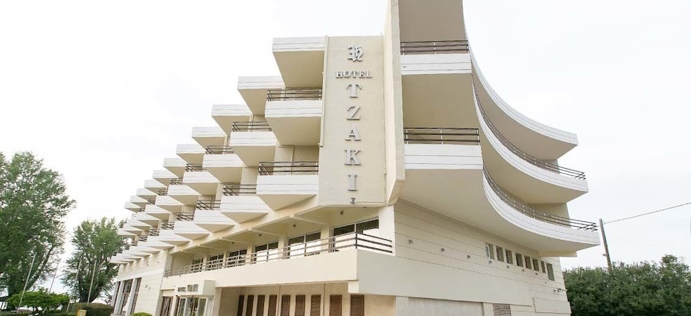 Tzaki Hotel 2/42