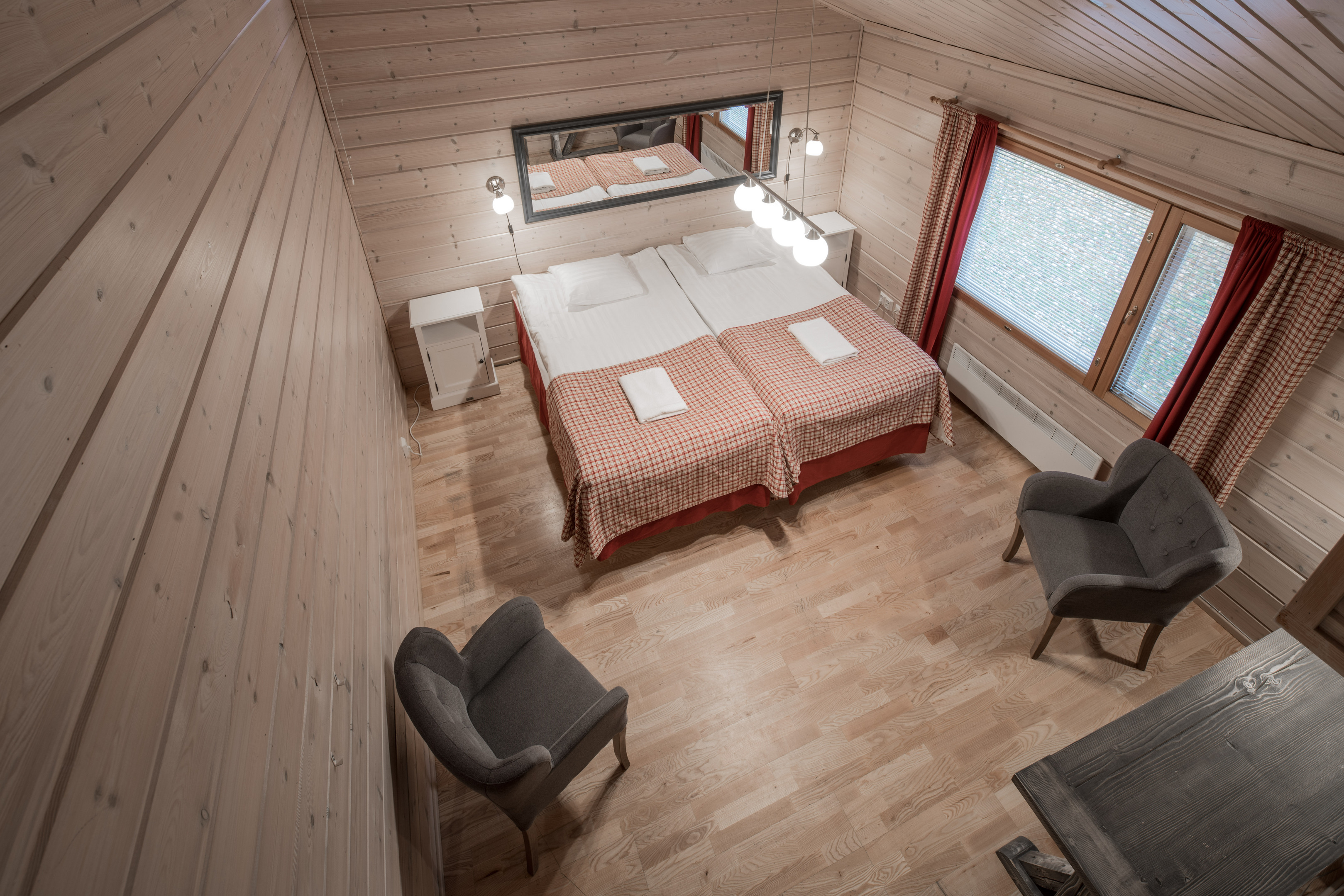 CHALET, SINGLE