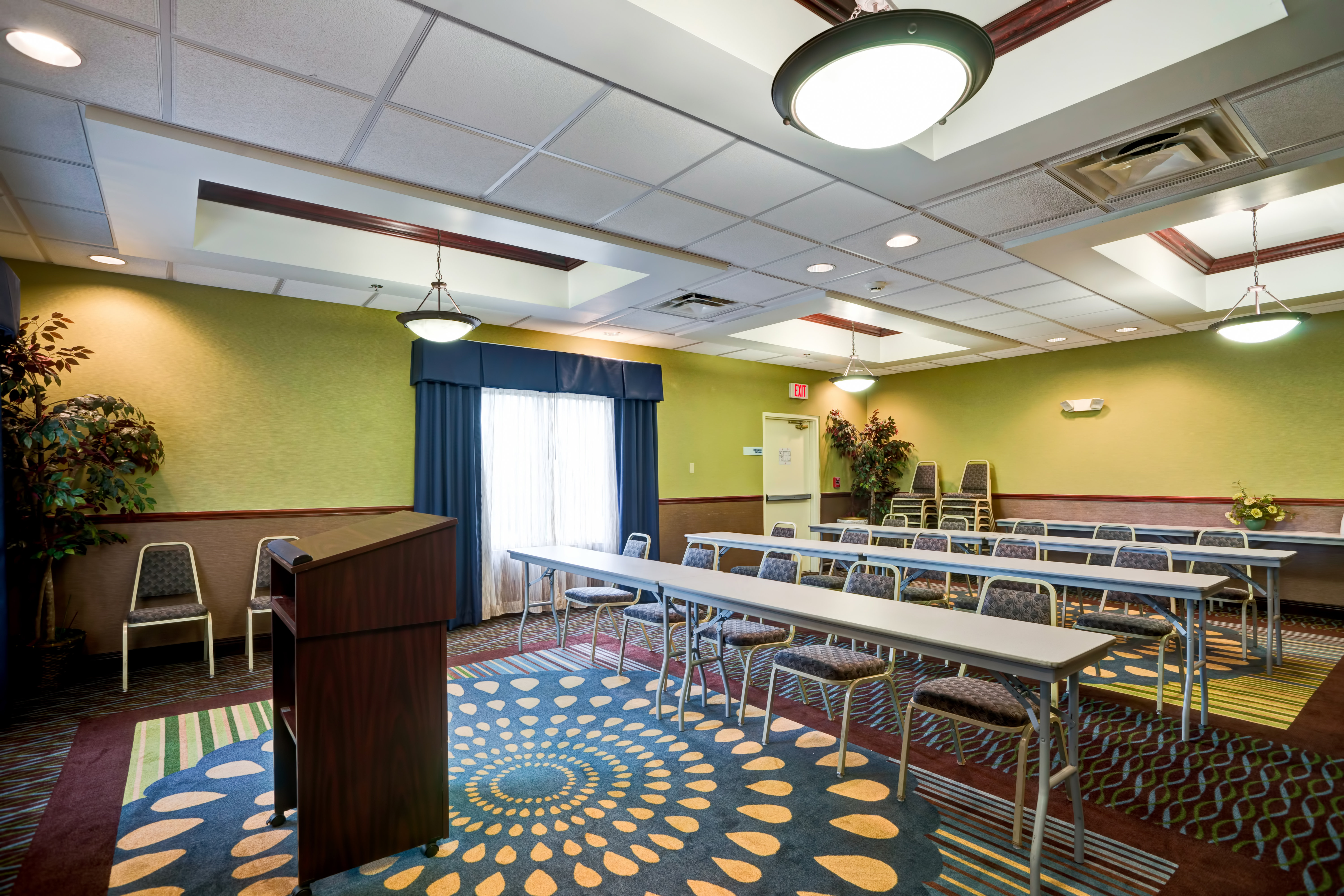 Holiday Inn Express Hotel And Suites Christiansburg 54/57