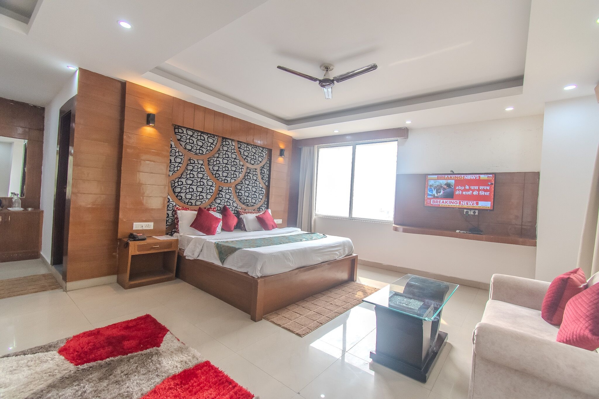 Luxury, Single, 4 King Beds, Garden View, Executive Level