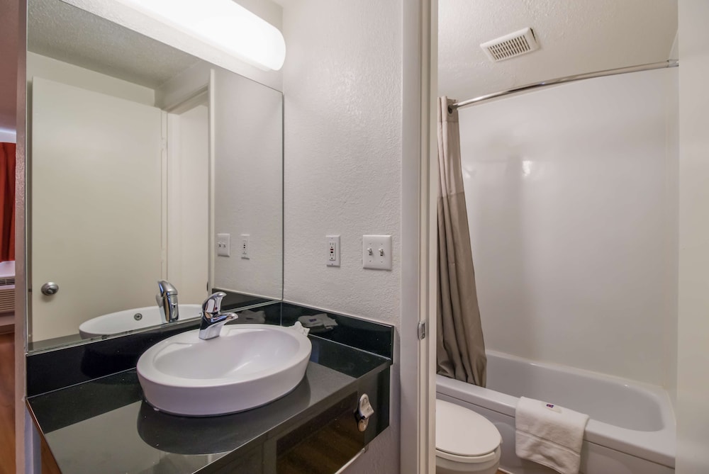Park Inn by Radisson, Fargo West Acres 49/51