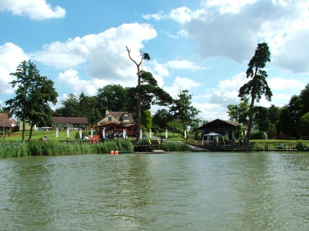 Gosfield Lake Resort 38/50
